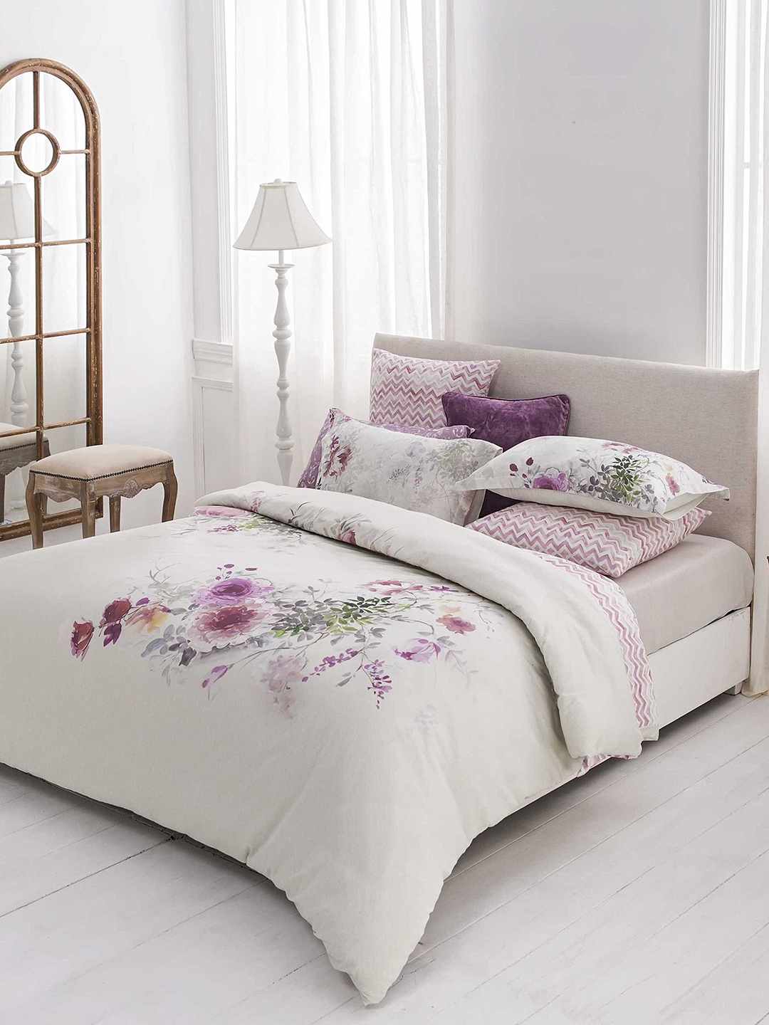 DDecor Off-White & Pink Floral Flat 300 TC Cotton 1 Double Bedsheet with 2 Pillow Covers
DDecor Off-White & Pink Floral Flat 300 TC Cotton 1 Double Bedsheet with 2 Pillow Covers