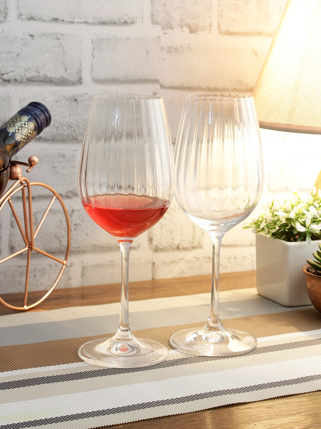 Bohemia Crystal Set of 6 Viola- Waterfall Crystal Wine Glass Lead free 350 ml, Transparent
Bohemia Crystal Set of 6 Viola- Waterfall Crystal Wine Glass Lead free 350 ml, Transparent