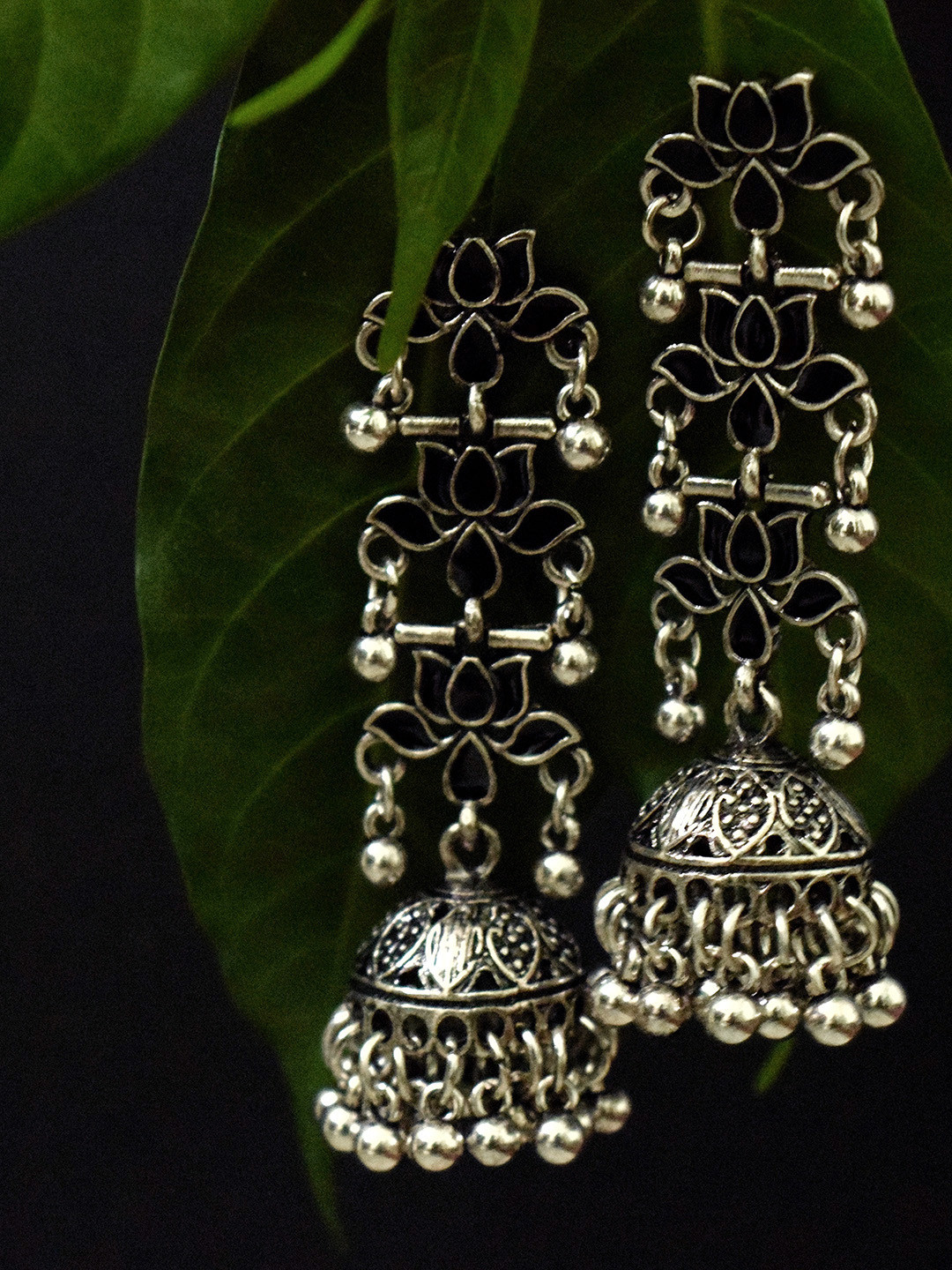 justpeachy Silver-Toned & Black Classic Jhumkas
justpeachy Silver-Toned & Black Classic Jhumkas
