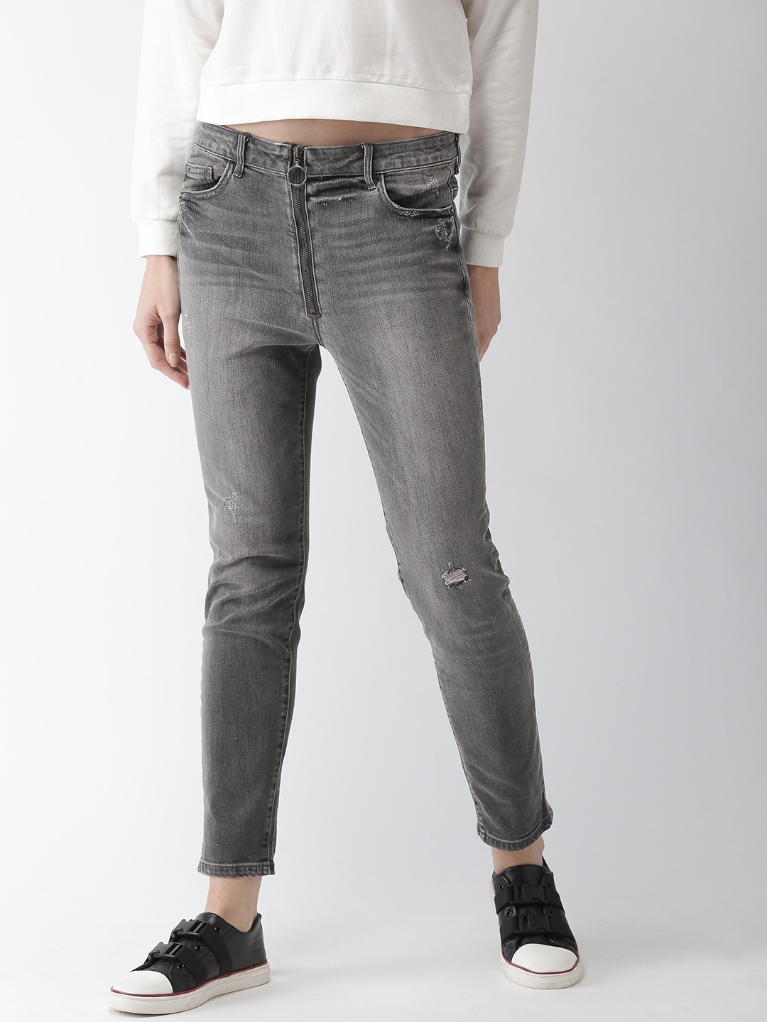FOREVER 21 Women Black Regular Fit High-Rise Mildly Distressed Stretchable Cropped Jeans
FOREVER 21 Women Black Regular Fit High-Rise Mildly Distressed Stretchable Cropped Jeans