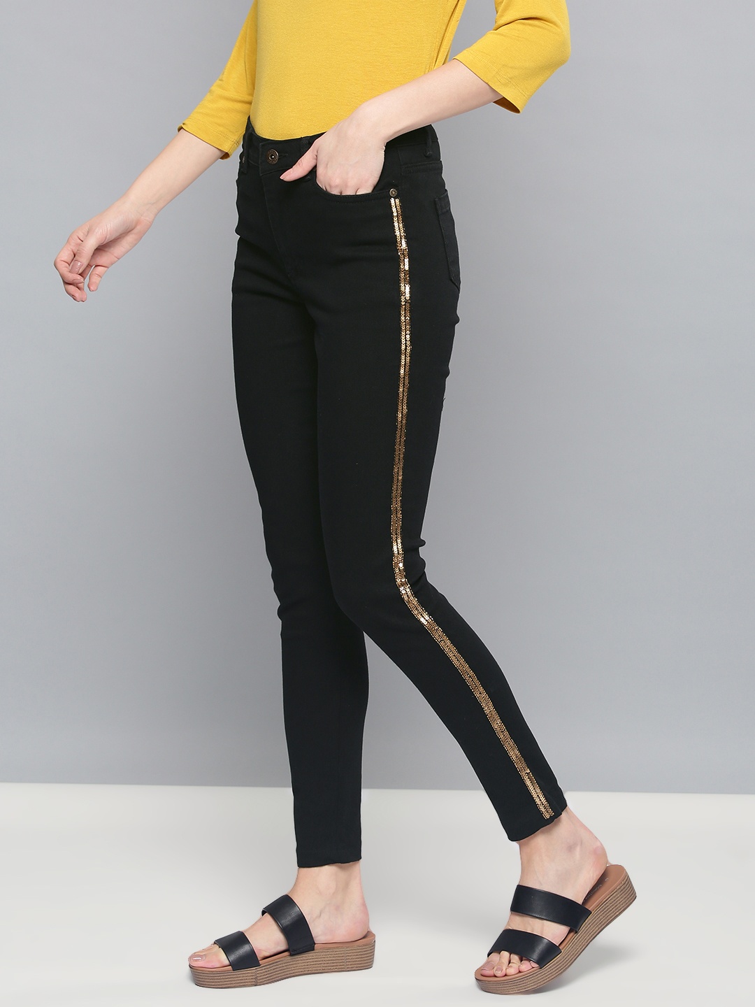 Chemistry Women Black Regular Fit Mid-Rise Stretchable Jeans with Embellished Detail
Chemistry Women Black Regular Fit Mid-Rise Stretchable Jeans with Embellished Detail