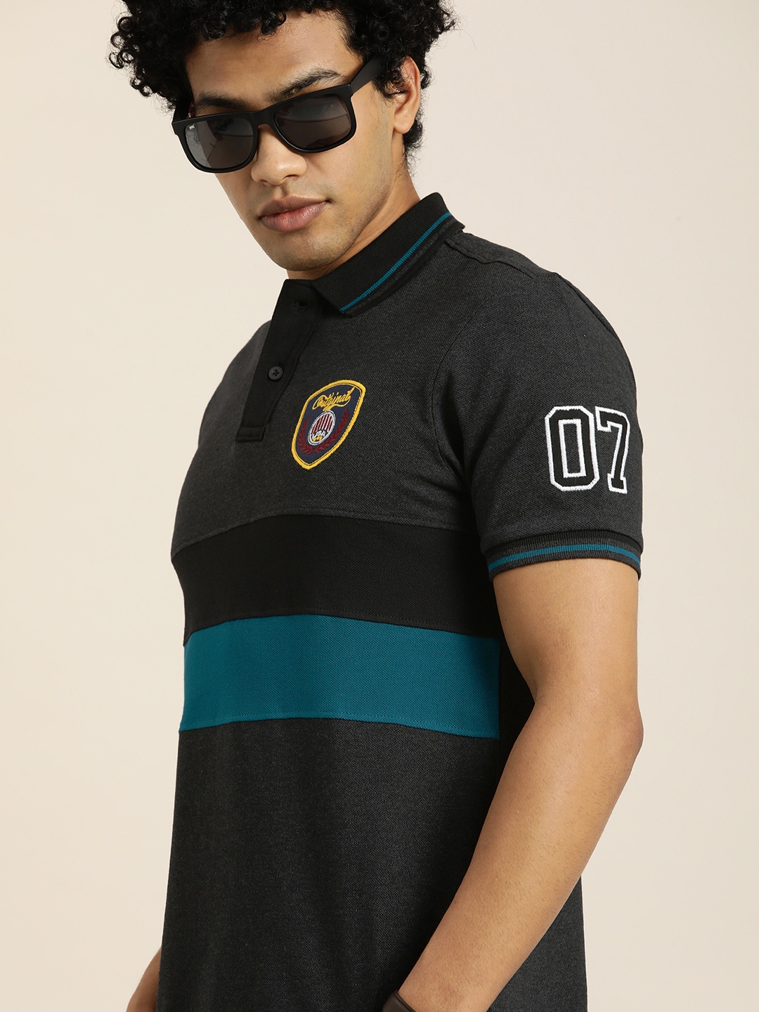 Moda Rapido Men Charcoal Grey Black Colourblocked Polo Collar Pure Cotton T-shirt with Embroidery
Moda Rapido Men Charcoal Grey Black Colourblocked Polo Collar Pure Cotton T-shirt with Embroidery