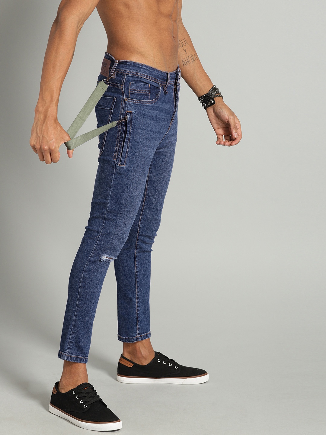 Roadster Fast and Furious Men Blue Slim Jogger Fit Mid-Rise Slash Knee Stretchable Jeans
Roadster Fast and Furious Men Blue Slim Jogger Fit Mid-Rise Slash Knee Stretchable Jeans