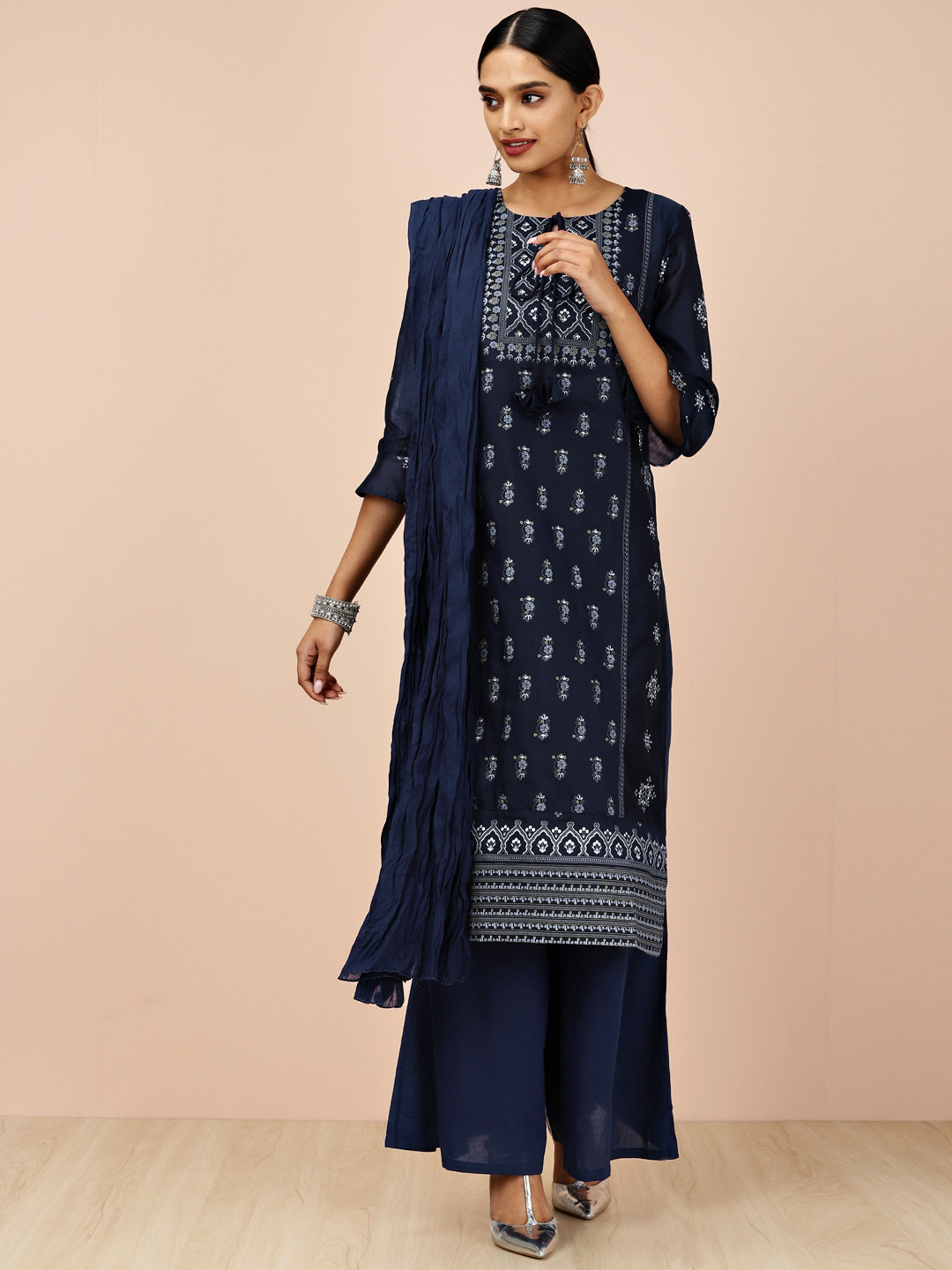 all about you Women Navy Blue Printed Kurta with Palazzos & Dupatta
all about you Women Navy Blue Printed Kurta with Palazzos & Dupatta