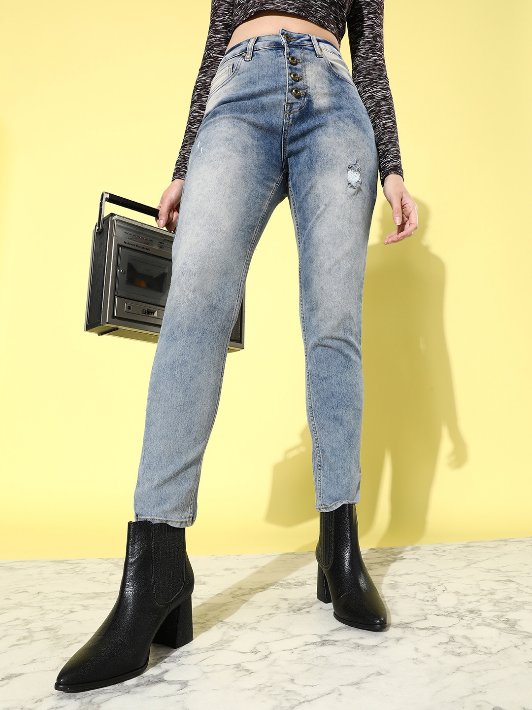 The Roadster Life Co. Women Blue Skinny Fit Low Distress Heavy Fade Stretchable Jeans
The Roadster Life Co. Women Blue Skinny Fit Low Distress Heavy Fade Stretchable Jeans
