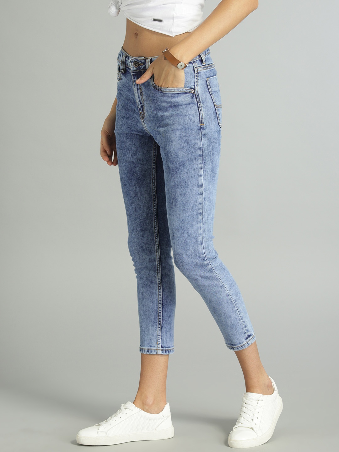 The Roadster Lifestyle Co Women Blue Skinny Fit Mid-Rise Clean Look Stretchable Jeans
The Roadster Lifestyle Co Women Blue Skinny Fit Mid-Rise Clean Look Stretchable Jeans