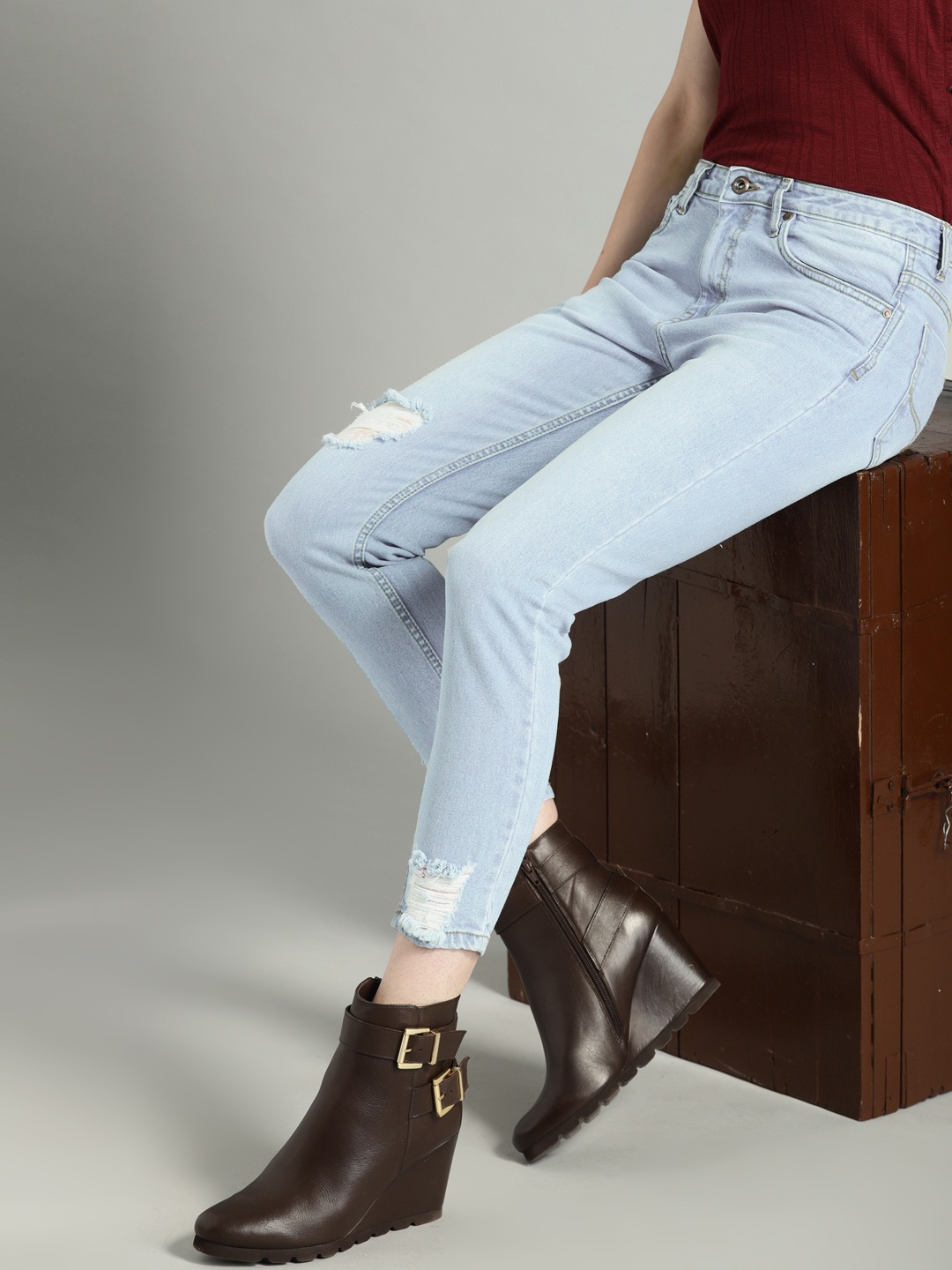 The Roadster Lifestyle Co Women Blue Skinny Fit Mid-Rise Low Distress Stretchable Jeans
The Roadster Lifestyle Co Women Blue Skinny Fit Mid-Rise Low Distress Stretchable Jeans