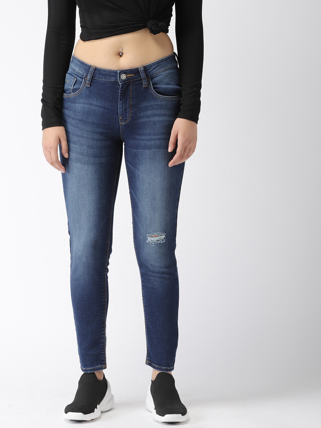 Flying Machine Women Blue Veronica Skinny Mid-Rise Low Distress Stretchable Cropped Jeans
Flying Machine Women Blue Veronica Skinny Mid-Rise Low Distress Stretchable Cropped Jeans