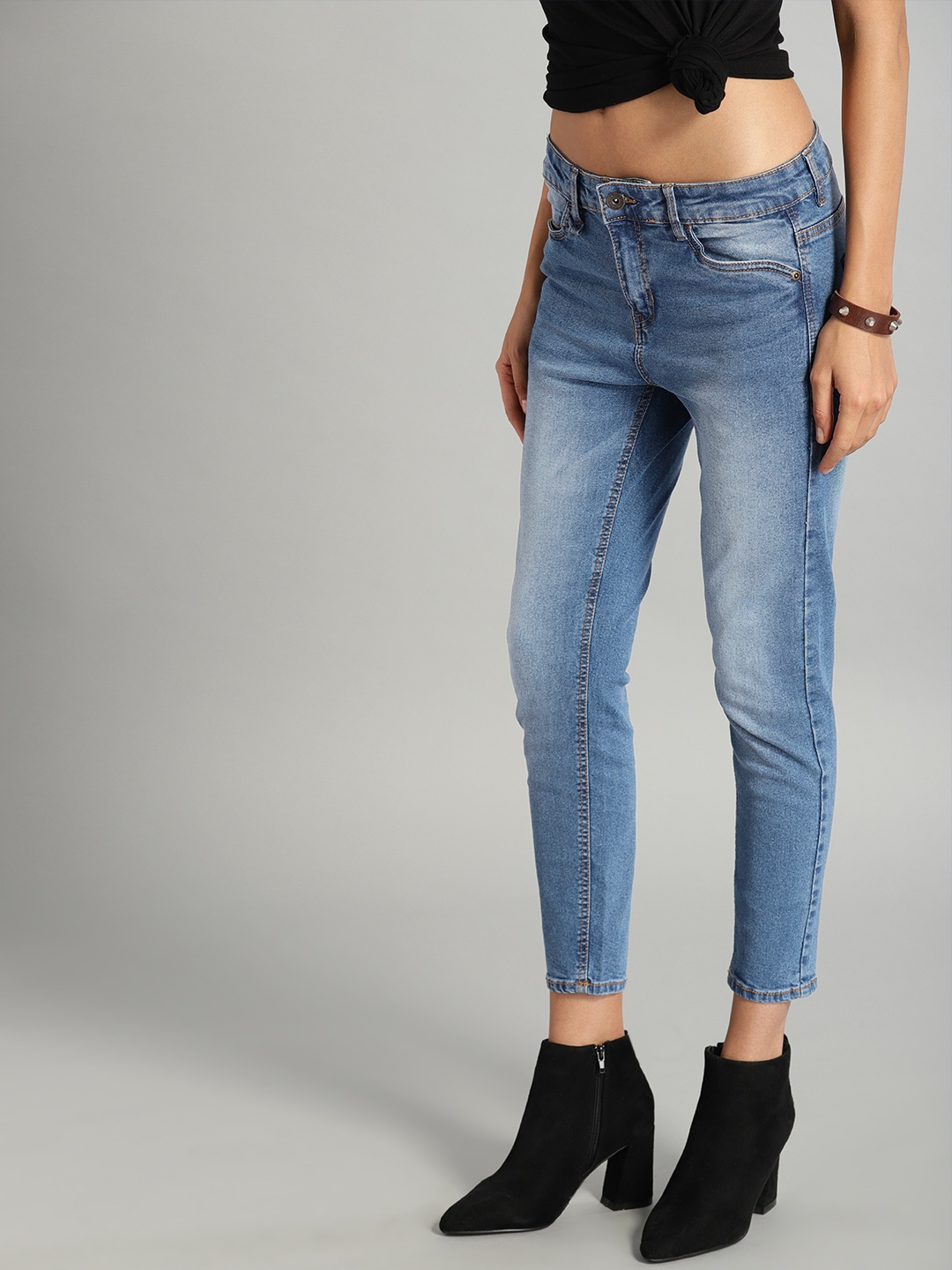 The Roadster Lifestyle Co Women Blue Skinny Fit Mid-Rise Clean Look Stretchable Cropped Jeans
The Roadster Lifestyle Co Women Blue Skinny Fit Mid-Rise Clean Look Stretchable Cropped Jeans
