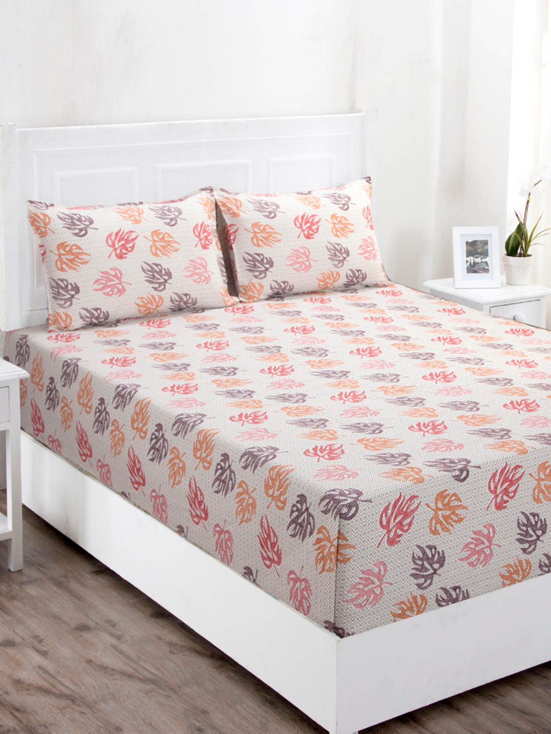 In-House by maspar Off-White Floral 144 TC Cotton 1 Queen Bedsheet with 2 Pillow Covers
In-House by maspar Off-White Floral 144 TC Cotton 1 Queen Bedsheet with 2 Pillow Covers