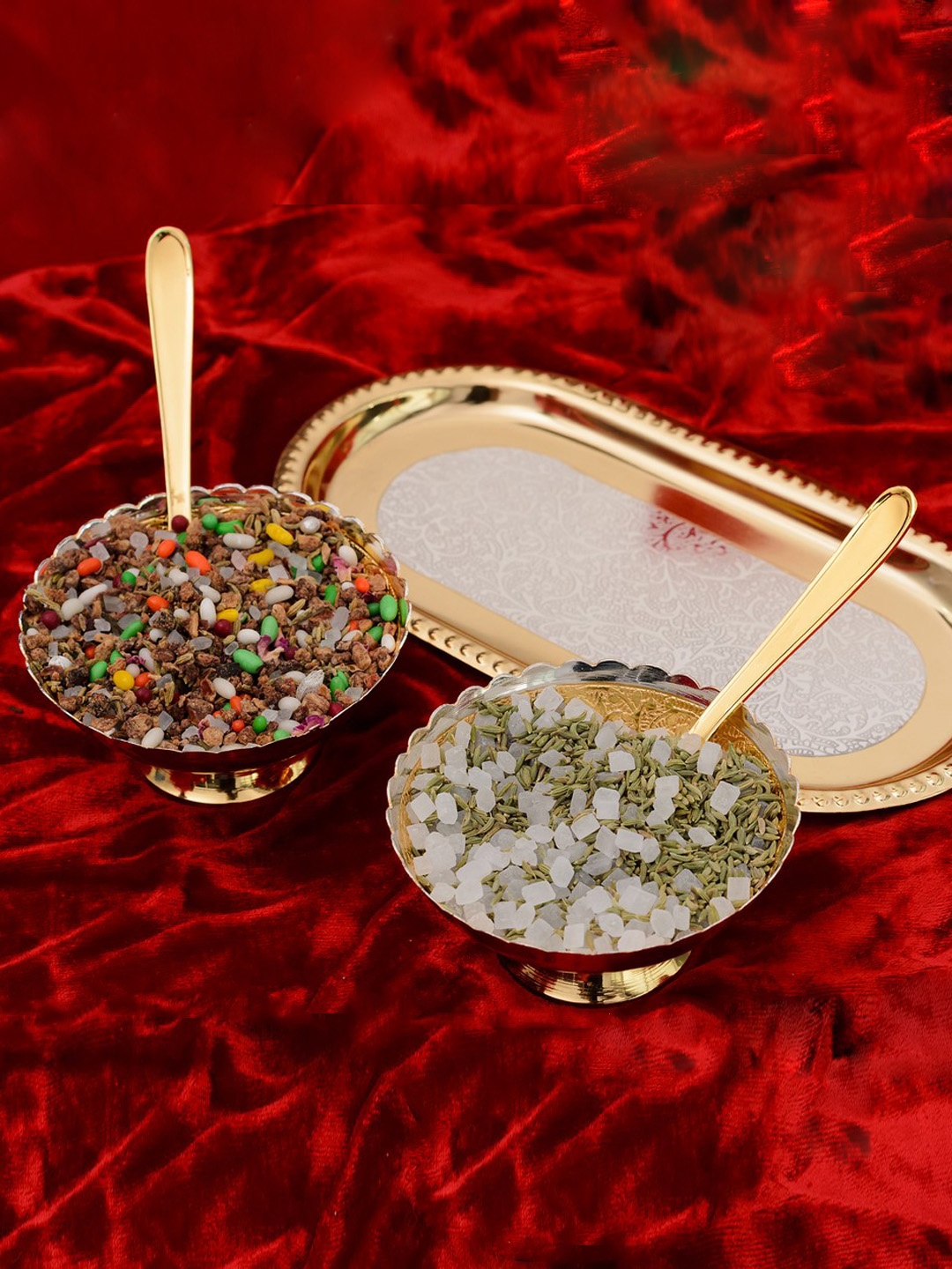 eCraftIndia Set of 2 Gold-Toned German Silver Decorative Platter Set with Velvet Box
eCraftIndia Set of 2 Gold-Toned German Silver Decorative Platter Set with Velvet Box