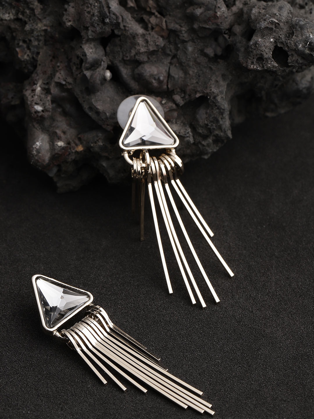 Jewels Galaxy Charcoal Grey Copper-Plated Stone-Studded Triangular Tasselled Drop Earrings
Jewels Galaxy Charcoal Grey Copper-Plated Stone-Studded Triangular Tasselled Drop Earrings