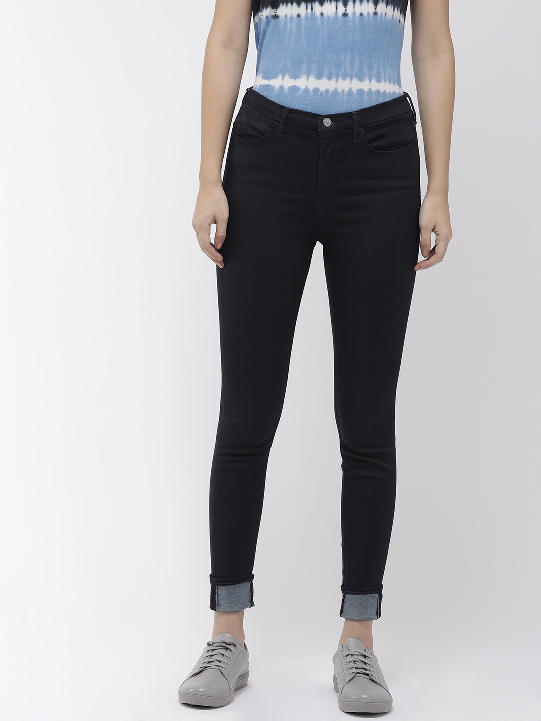 Levis Women Navy Blue 310 Redloop Shaping Super Skinny Fit High-Rise Clean Look Jeans
Levis Women Navy Blue 310 Redloop Shaping Super Skinny Fit High-Rise Clean Look Jeans