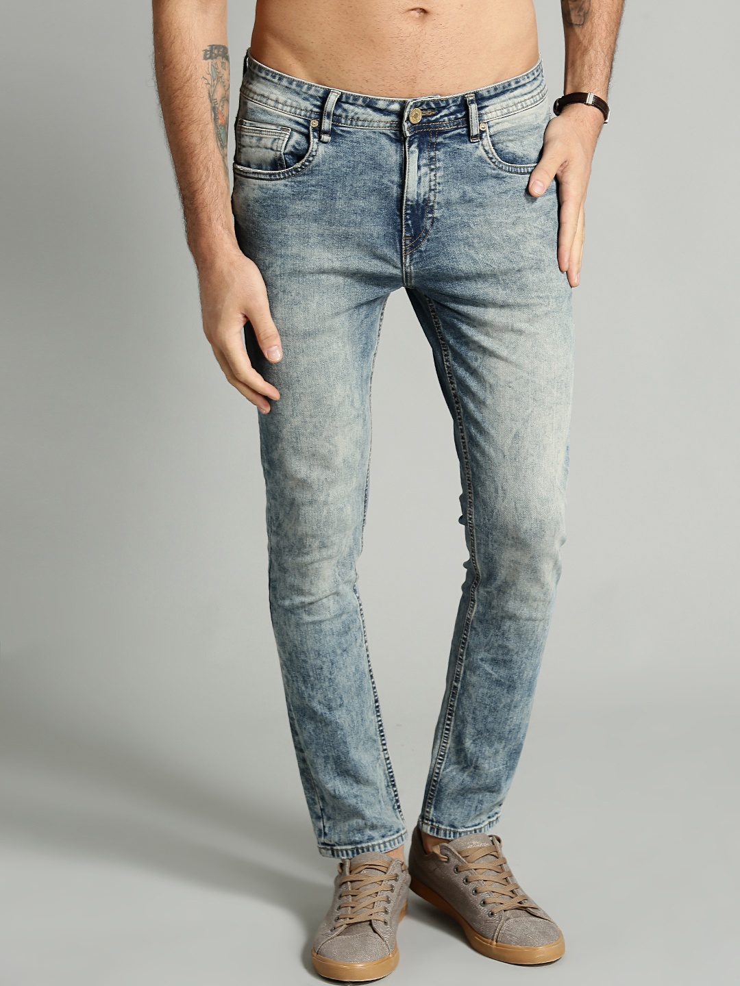 The Roadster Lifestyle Co Men Blue Acid Wash Skinny Fit Mid-Rise Clean Look Stretchable Jeans
The Roadster Lifestyle Co Men Blue Acid Wash Skinny Fit Mid-Rise Clean Look Stretchable Jeans