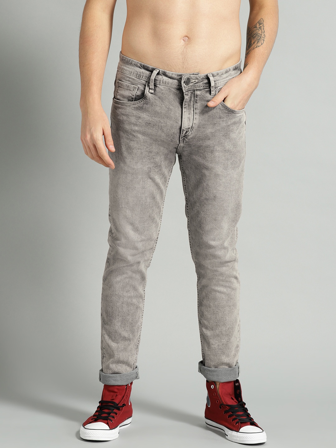 The Roadster Lifestyle Co Men Grey Slim Tapered Fit Mid-Rise Acid Wash Clean Look Stretchable Jeans
The Roadster Lifestyle Co Men Grey Slim Tapered Fit Mid-Rise Acid Wash Clean Look Stretchable Jeans