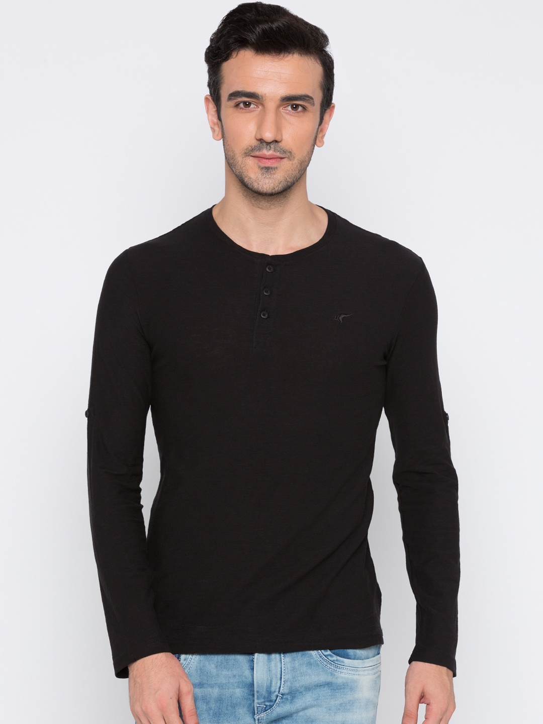 Globus Men Black Solid Henley Neck T-shirt