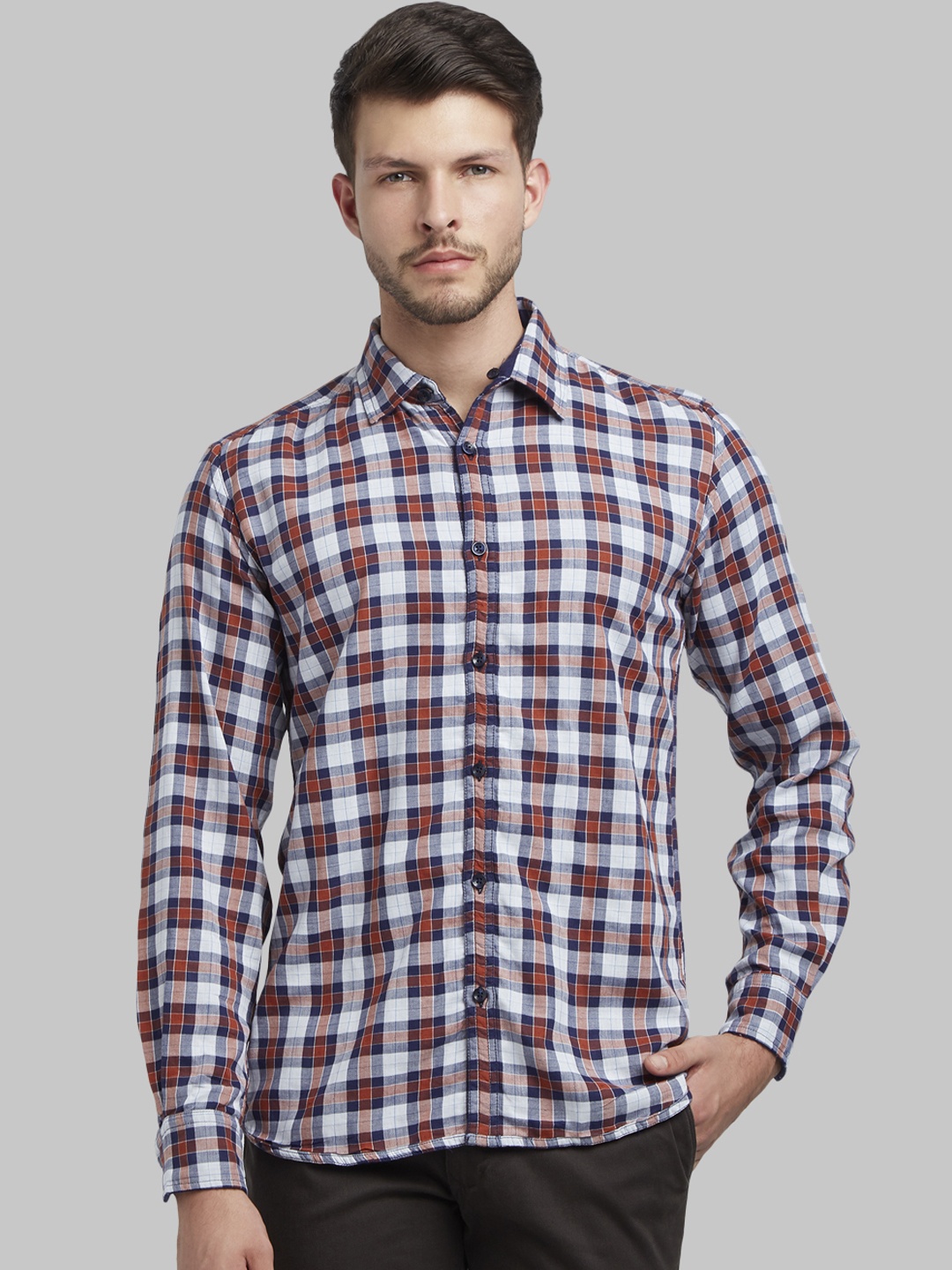 Parx Men Blue & White Slim Fit Checked Casual Shirt