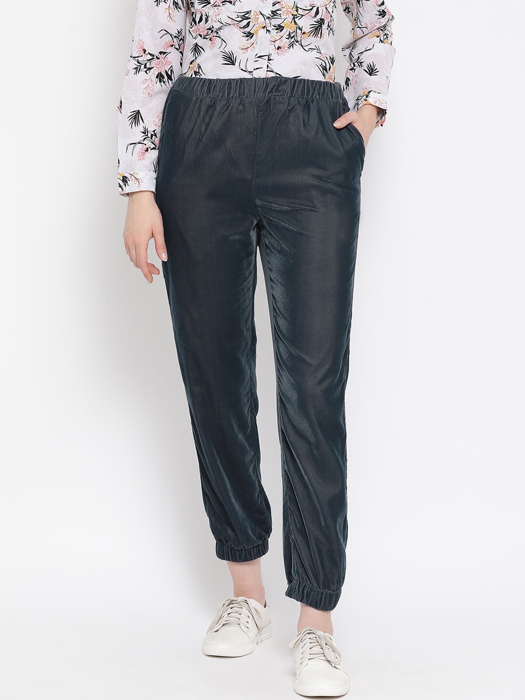 Oxolloxo Women Grey Regular Fit Solid Joggers