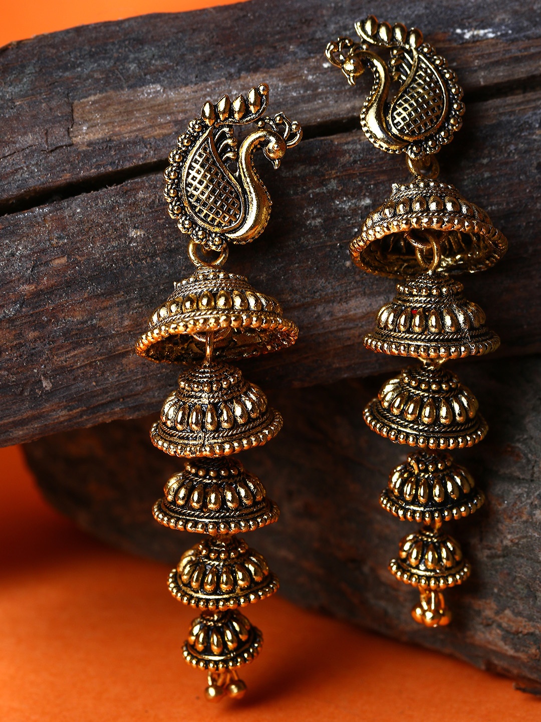 ANIKAS CREATION Gunmetal-Toned & Gold-Plated Enamelled Dome Shaped Jhumkas, Metallic
ANIKAS CREATION Gunmetal-Toned & Gold-Plated Enamelled Dome Shaped Jhumkas, Metallic