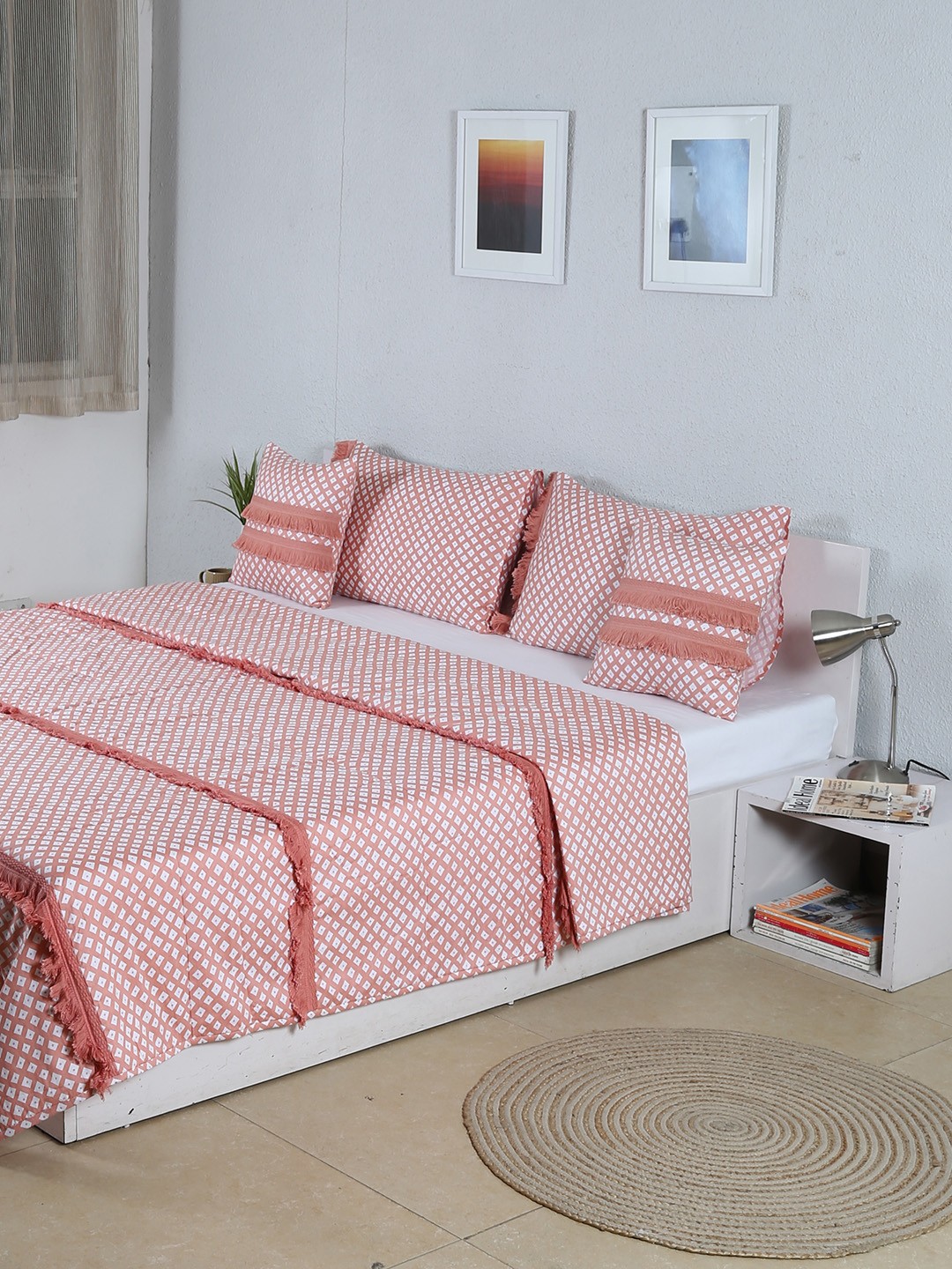 House This Peach-Coloured & White Bed Covers With 2 Pillow Covers & 2 Cushion Covers
House This Peach-Coloured & White Bed Covers With 2 Pillow Covers & 2 Cushion Covers