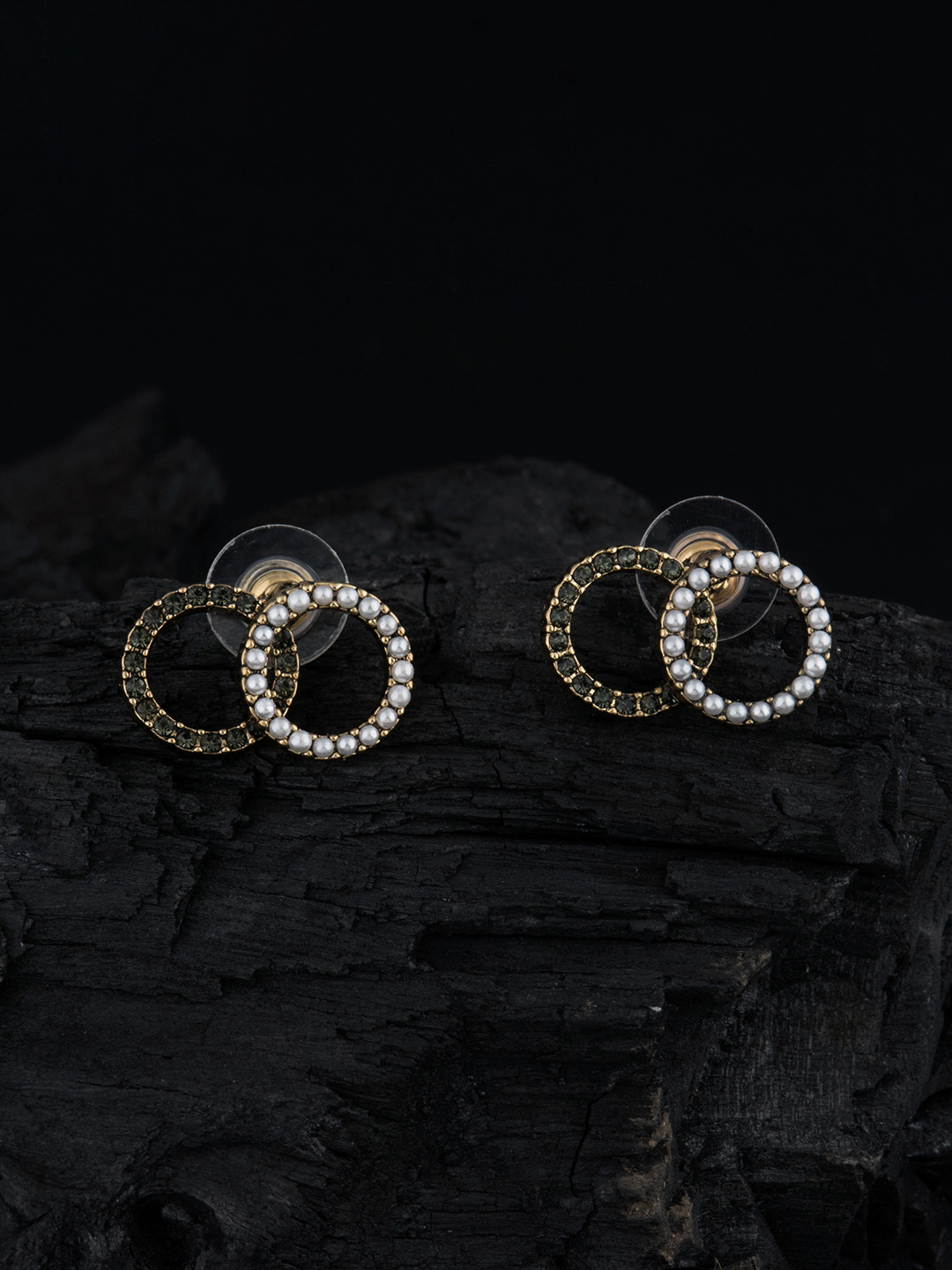 E2O Gold-Plated & Green Circular Studs
E2O Gold-Plated & Green Circular Studs