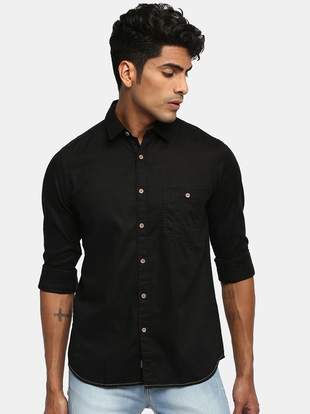 RUF & TUF Men Black Regular Fit Solid Casual Shirt