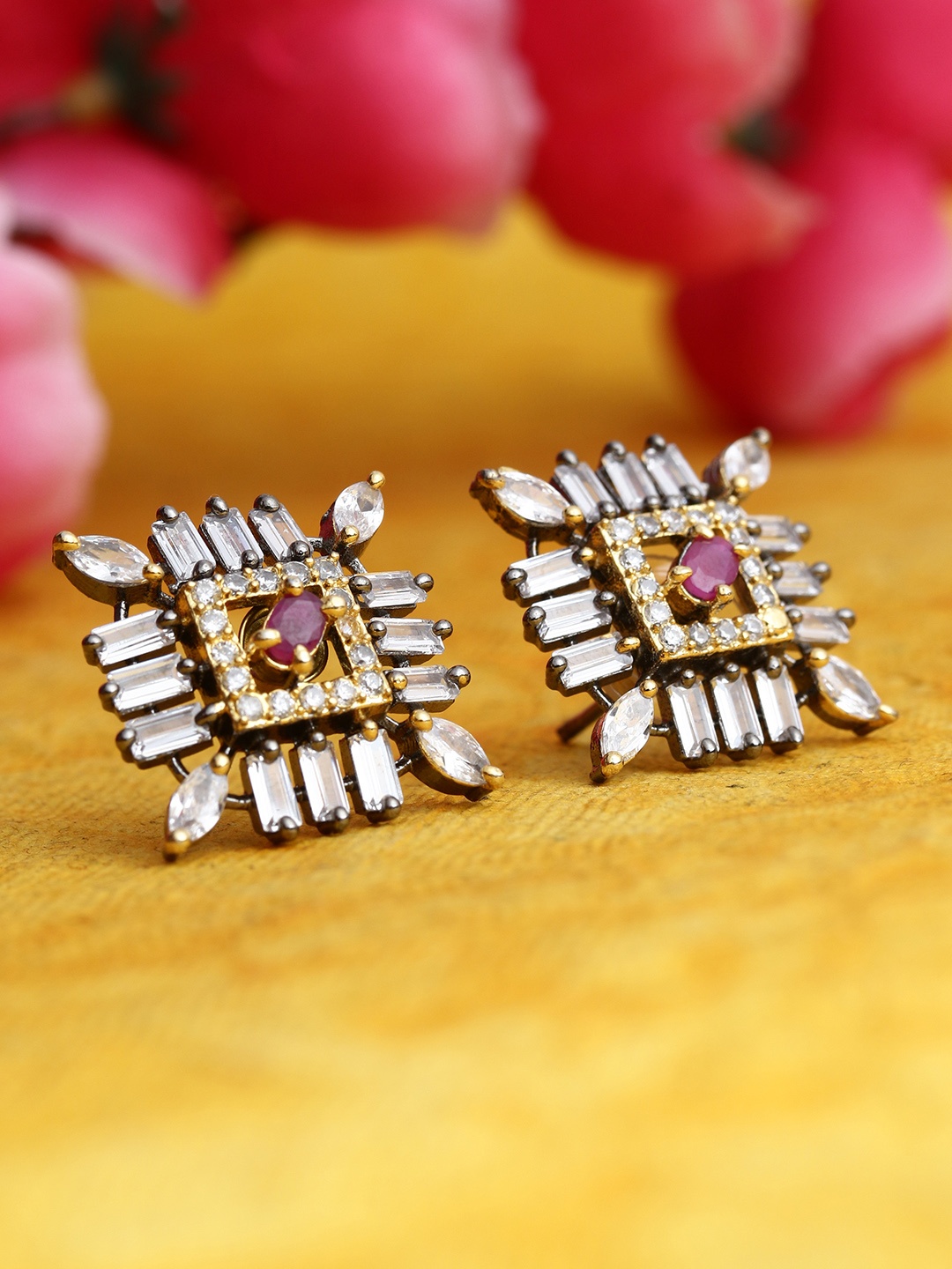 Bhana Fashion Gunmetal-Toned American Diamond Rhodium-Plated Diamond Shaped Studs, Metallic
Bhana Fashion Gunmetal-Toned American Diamond Rhodium-Plated Diamond Shaped Studs, Metallic
