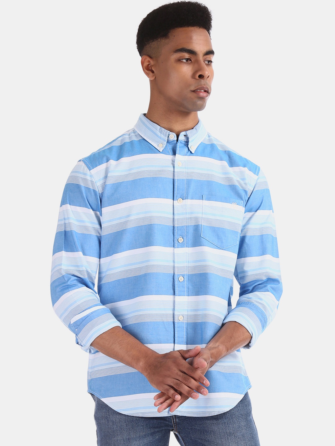 Aeropostale Men Blue & White Regular Fit Striped Casual Shirt