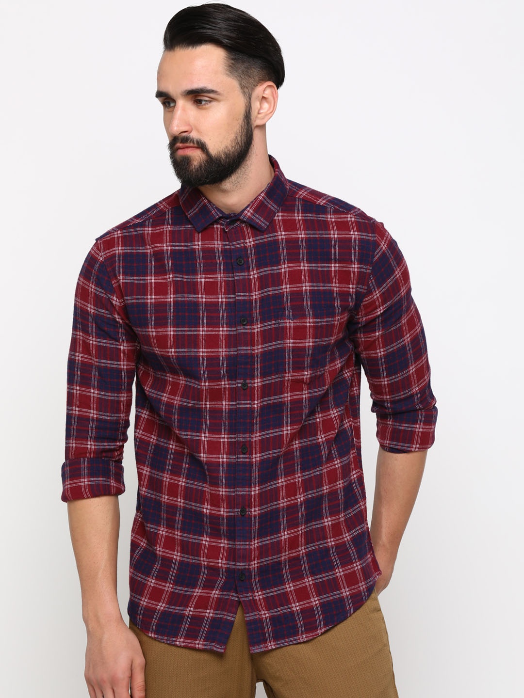 SHOWOFF Men Maroon & Navy Blue Slim Fit Checked Casual Shirt