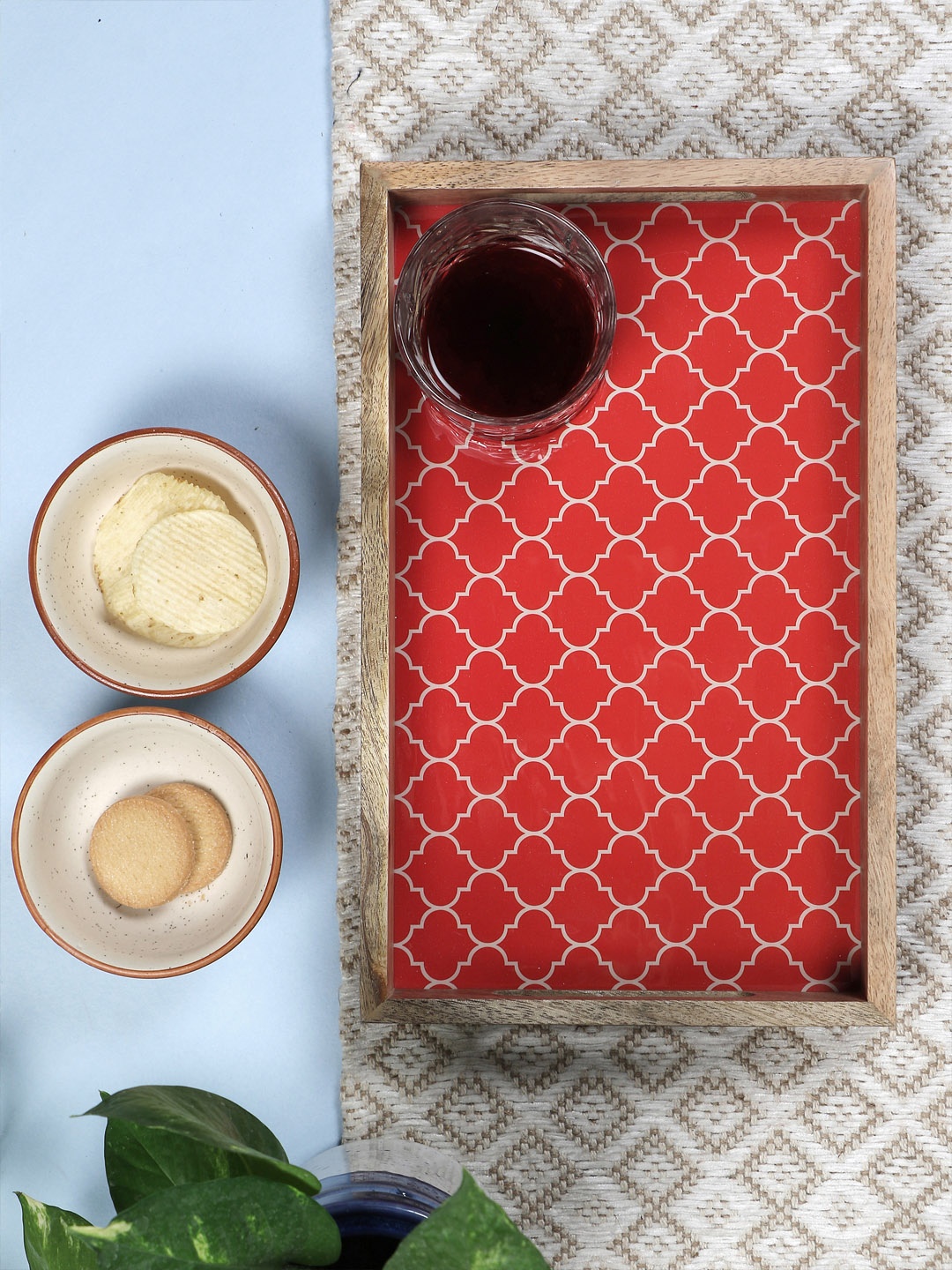 VarEesha Beige & Red Moroccan Print Mango Wood Rectangular Serving Tray