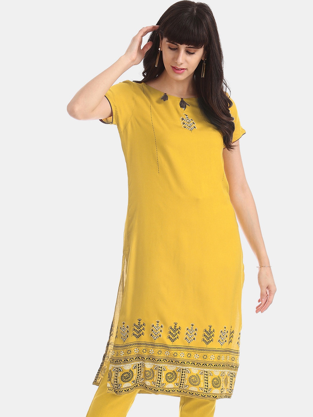 Karigari Women Yellow Printed Straight Kurta