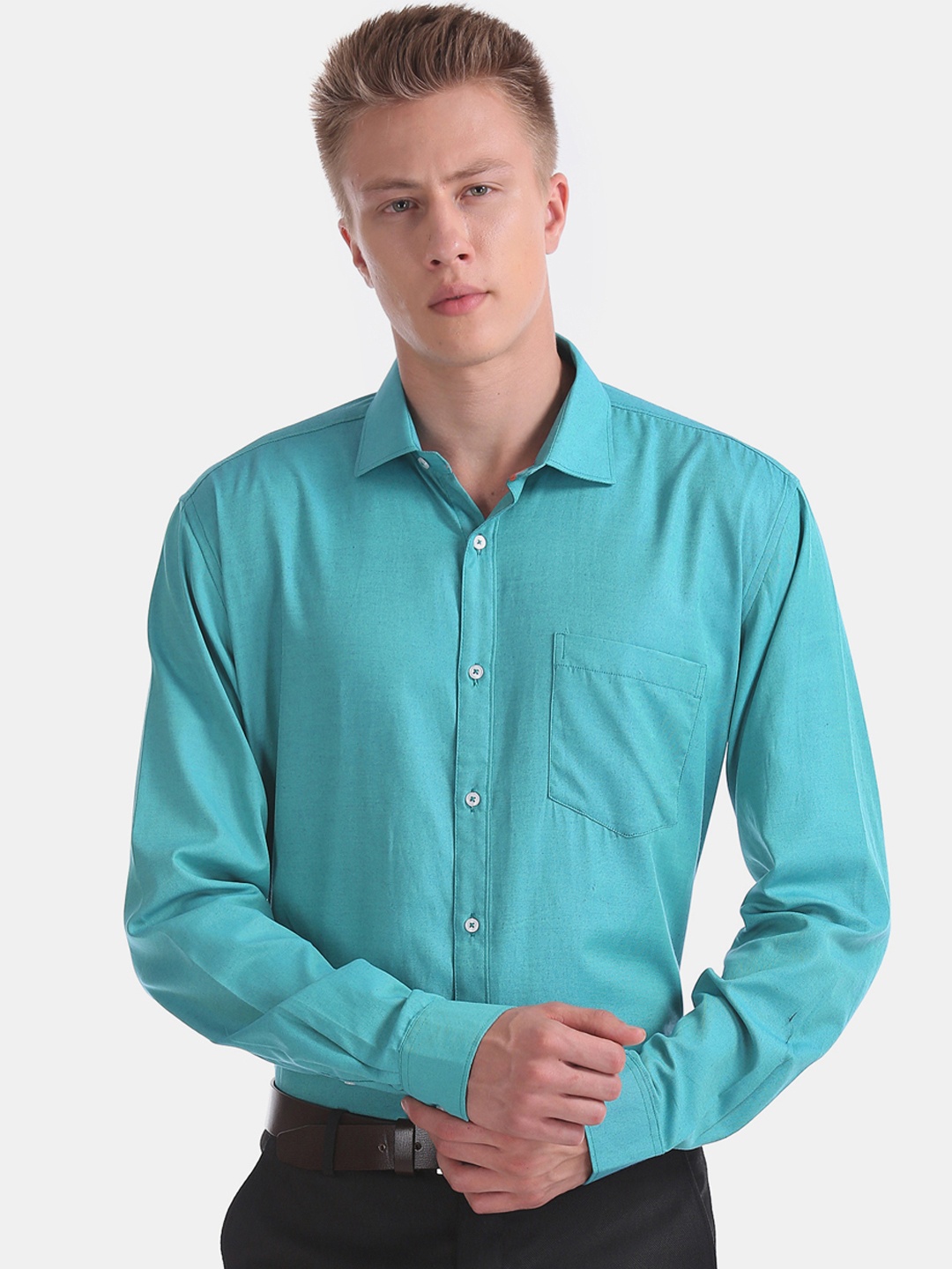 Excalibur Men Blue Regular Fit Solid Formal Shirt