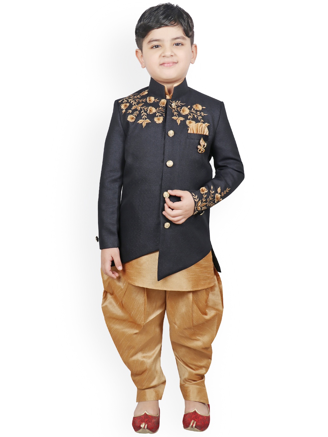 SG YUVRAJ Boys Gold-Toned & Navy Blue Embroidered Kurta with Patiala & Bandhgala Blazer
SG YUVRAJ Boys Gold-Toned & Navy Blue Embroidered Kurta with Patiala & Bandhgala Blazer