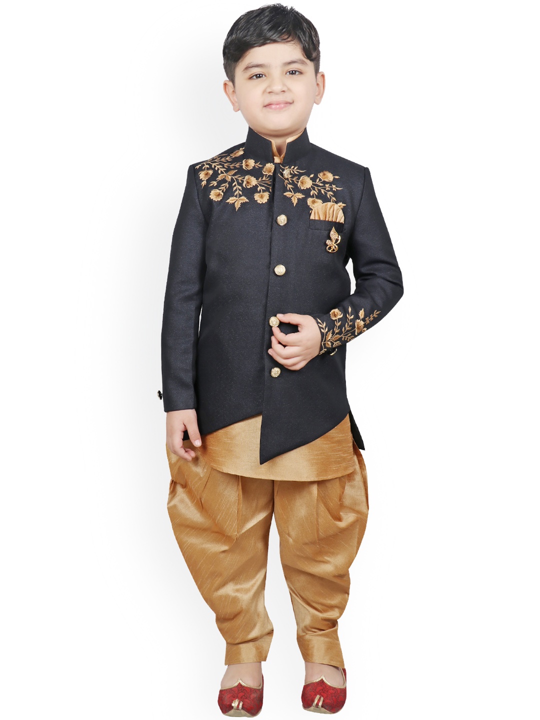 SG YUVRAJ Boys Gold-Toned & Navy Blue Embroidered Kurta with Patiala & Bandhgala Blazer
SG YUVRAJ Boys Gold-Toned & Navy Blue Embroidered Kurta with Patiala & Bandhgala Blazer