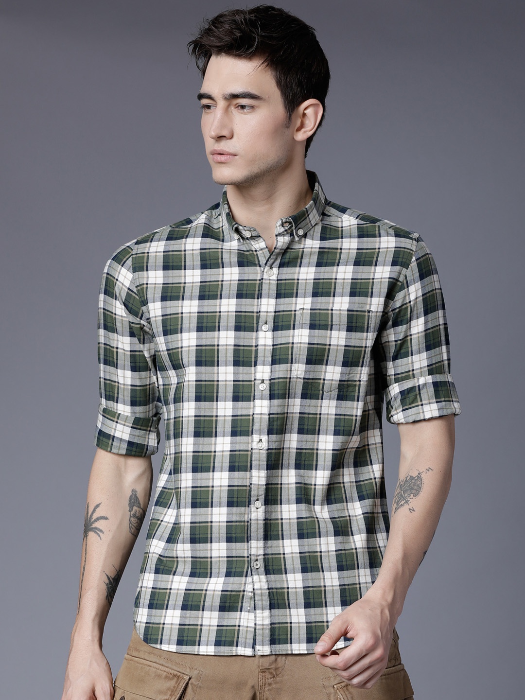 Black coffee Men Green & Off-White Slim Fit Checked Casual Shirt
