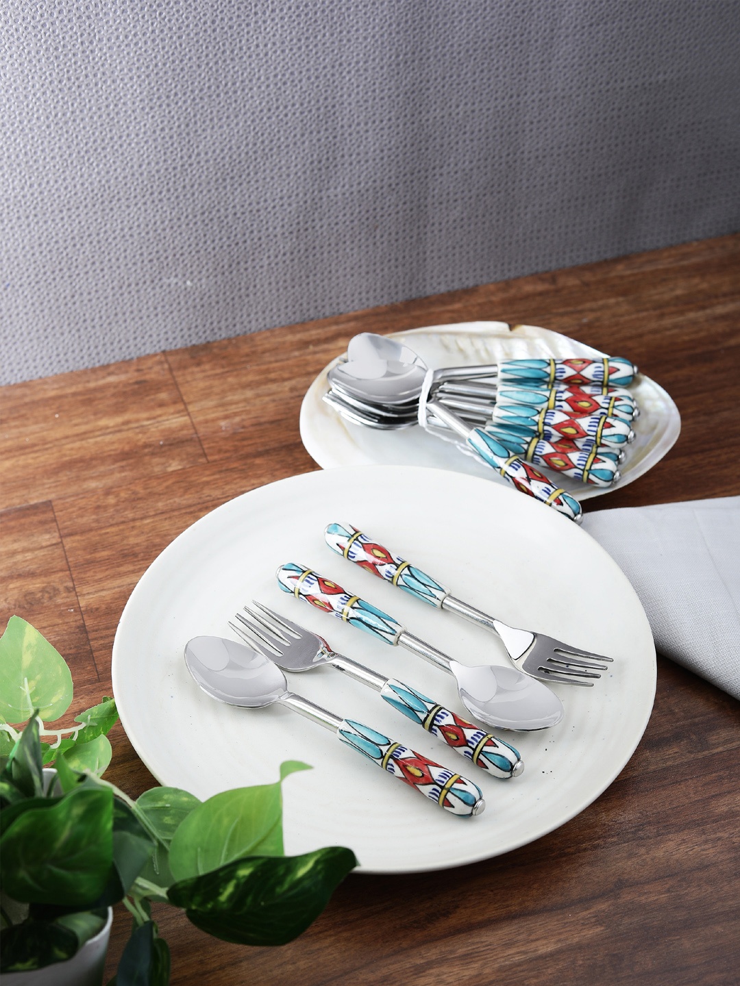 VarEesha Green & White 12-Pieces Printed Stainless Steel Handpainted Spoon & Fork Set
VarEesha Green & White 12-Pieces Printed Stainless Steel Handpainted Spoon & Fork Set