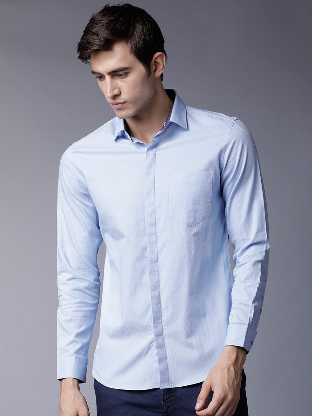 Black coffee Men Blue Slim Fit Solid Casual Shirt