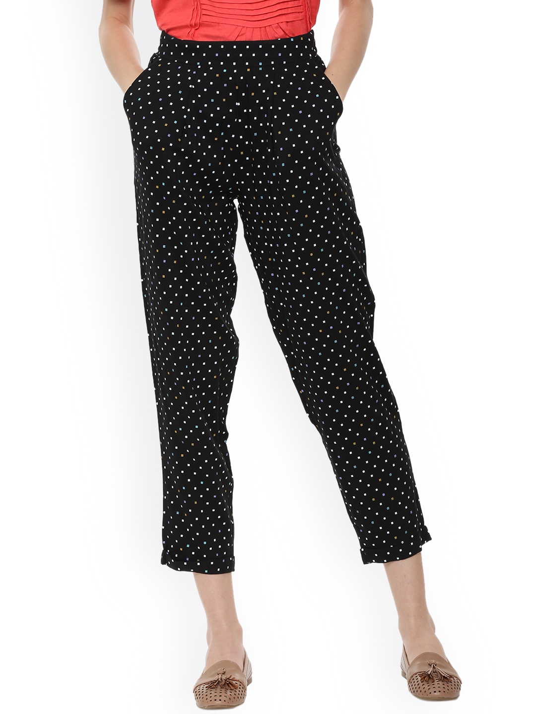 People Women Black Regular Fit Printed Peg Trousers