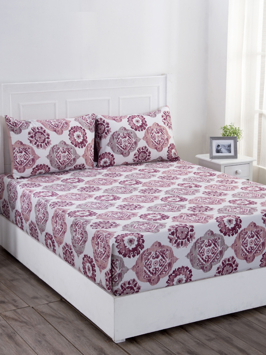 MASPAR Pink & Grey Abstract 210 TC Cotton 1 Queen Bedsheet with 2 Pillow Covers
MASPAR Pink & Grey Abstract 210 TC Cotton 1 Queen Bedsheet with 2 Pillow Covers
