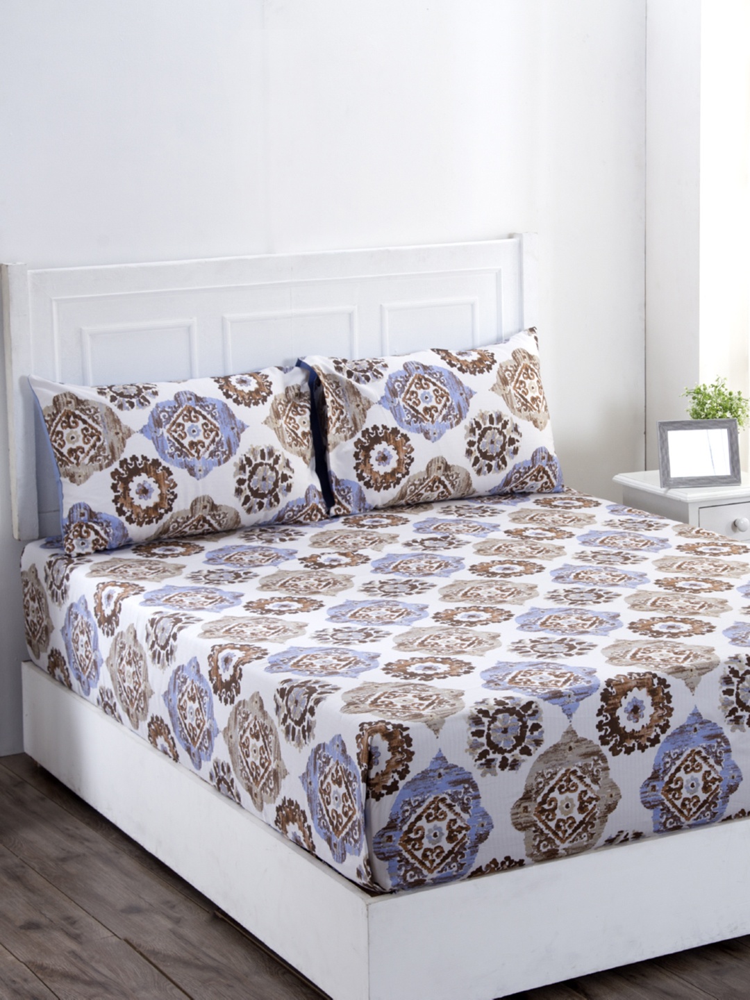 MASPAR Beige & Blue Ethnic Motif 210 TC Cotton Queen Bedsheet with 2 Pillow Covers