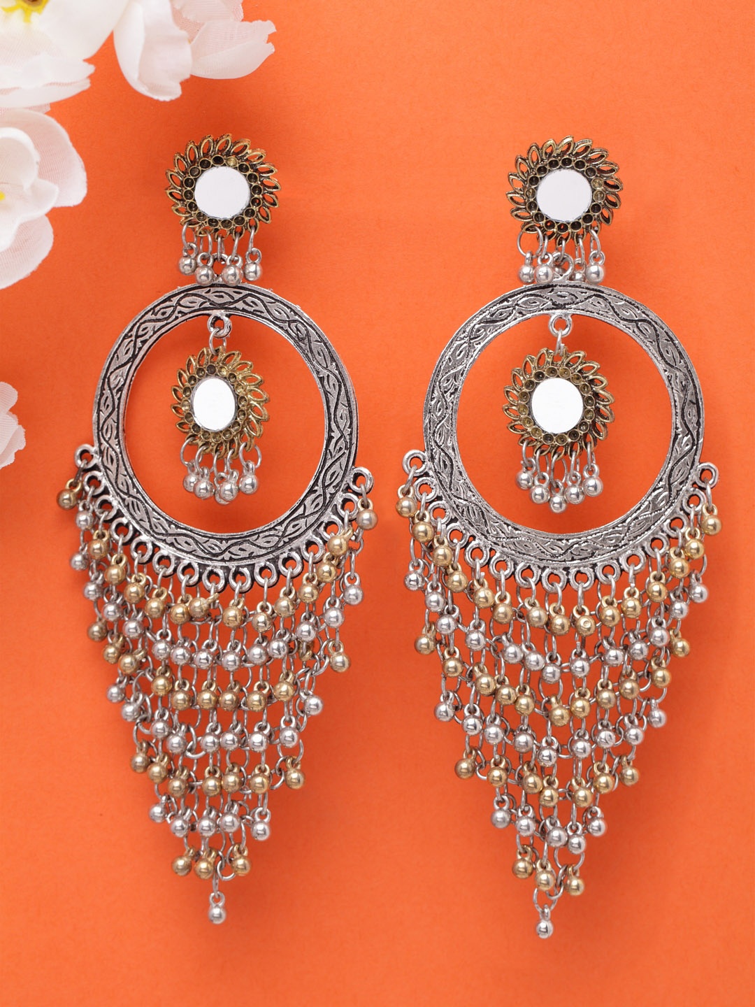Moedbuille Silver-Plated & Gold-Toned Afghan Filigree Work Mirror Studded Drop Earrings
Moedbuille Silver-Plated & Gold-Toned Afghan Filigree Work Mirror Studded Drop Earrings