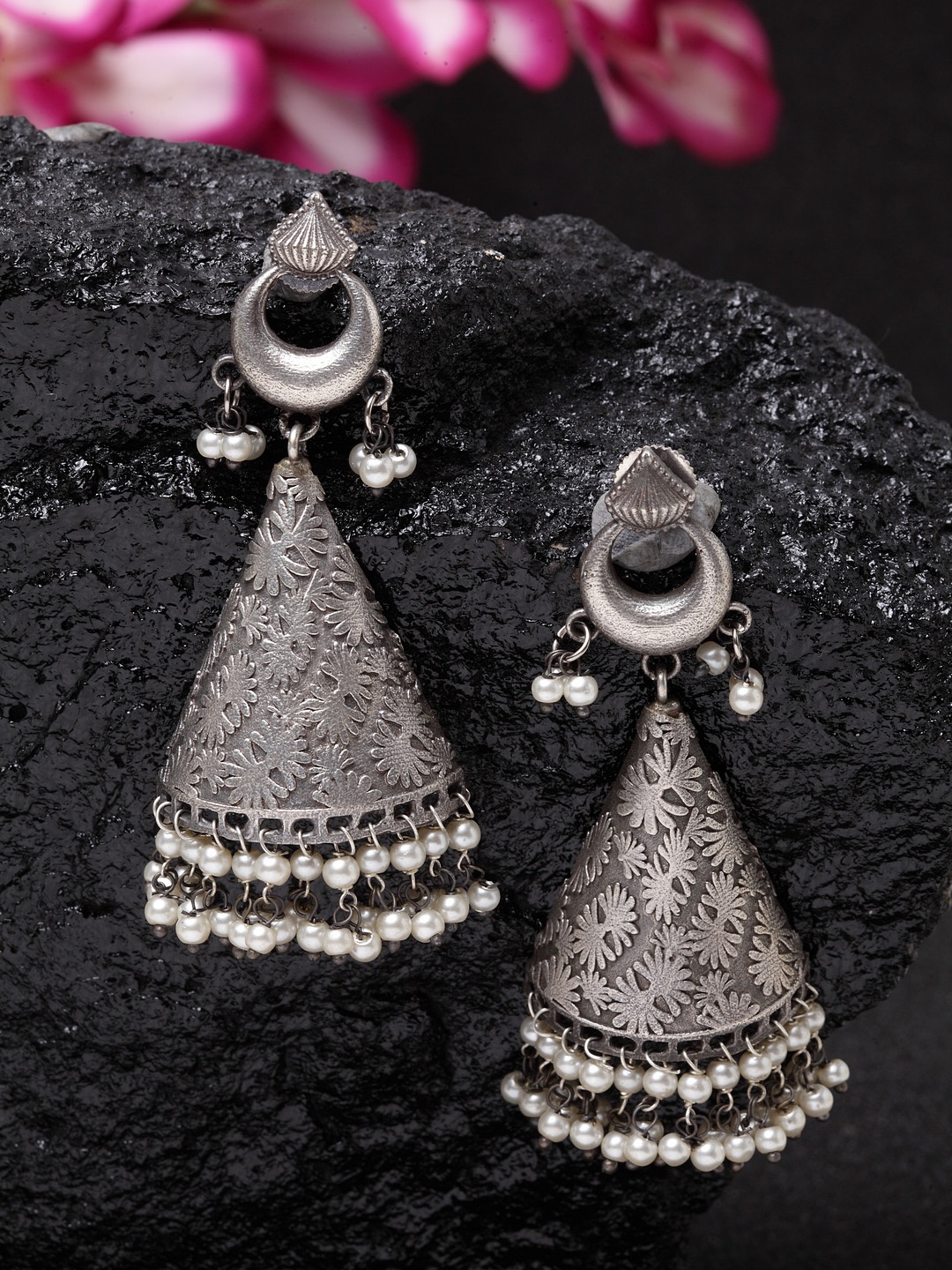 Moedbuille Gunmetal-Toned Floral Pearls Filigree Drop Earrings, Metallic