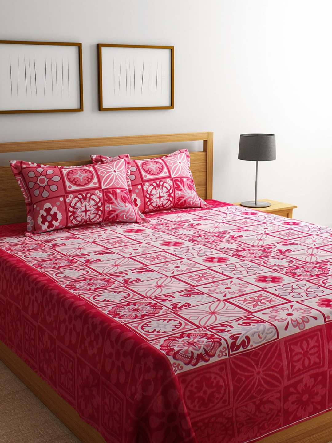 ROMEE Red & White Printed 180TC Reversible Double Bed Cover with 2 Pillow Covers
ROMEE Red & White Printed 180TC Reversible Double Bed Cover with 2 Pillow Covers