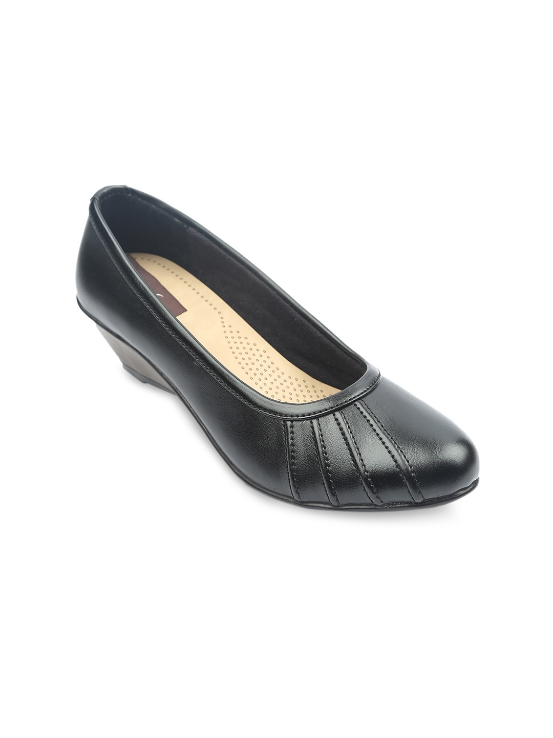 VALIOSAA Women Black Solid Pumps