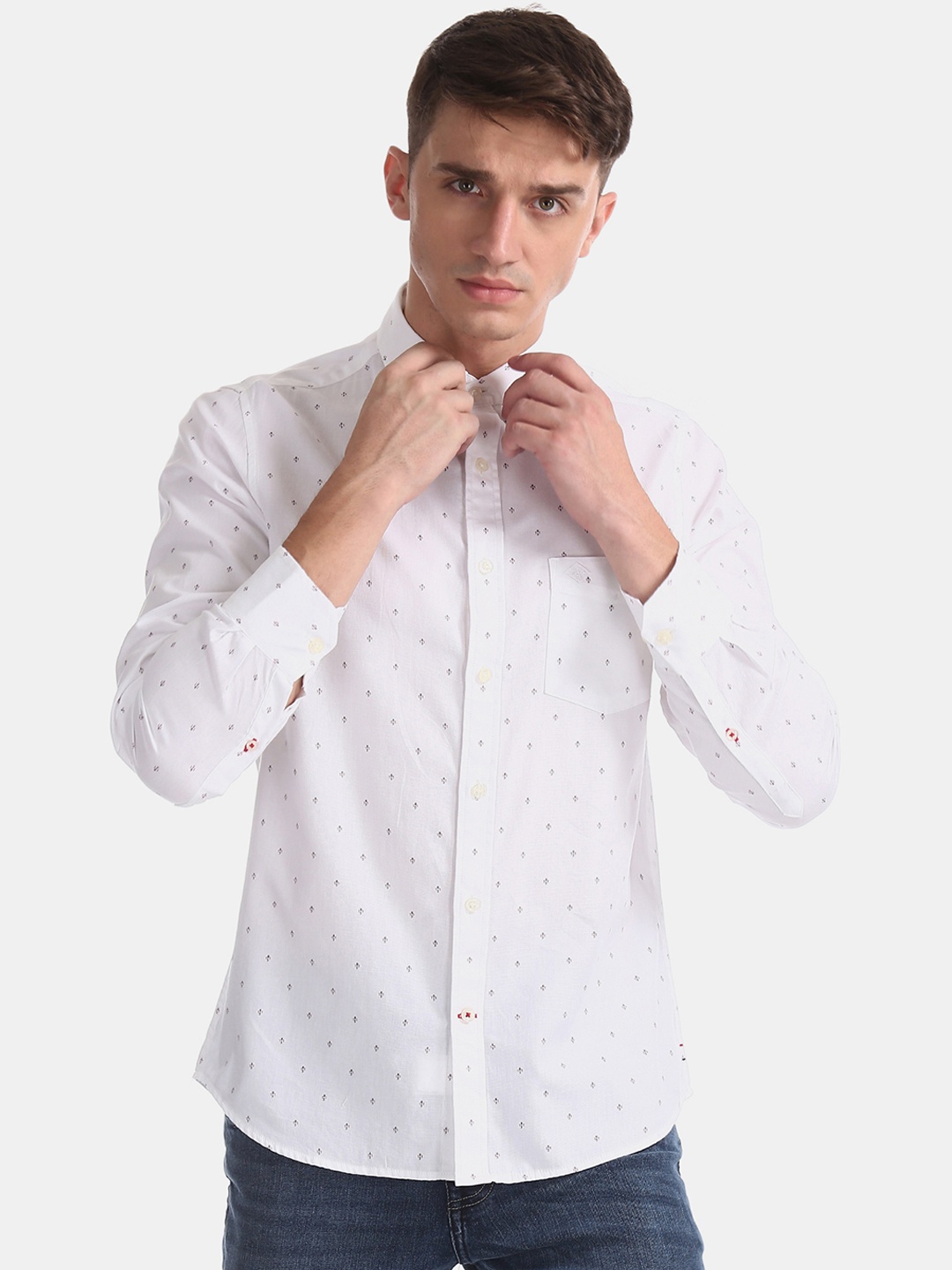 Arrow Sport Men White Slim Fit Printed Casual Shirt