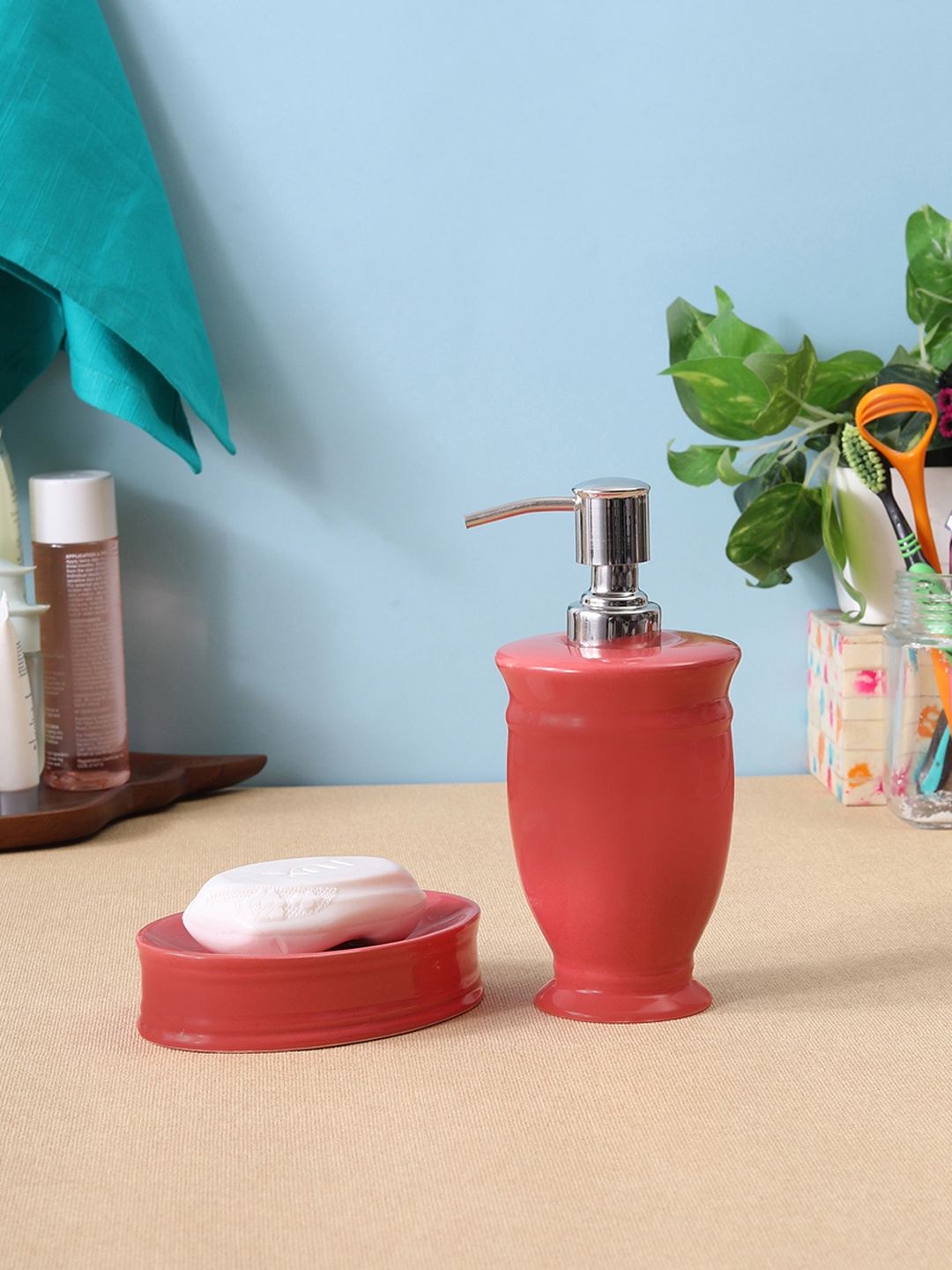 VarEesha Set of 2 Red Solid Ceramic Bath Accessories