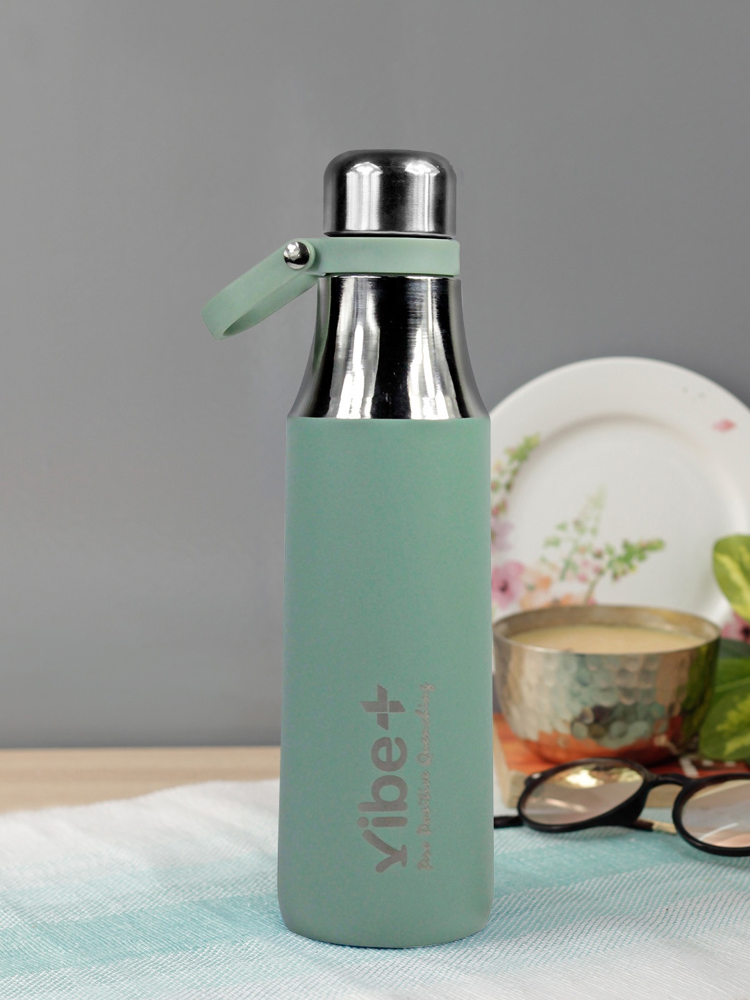 Vibe Plus Unisex Green & Silver-Toned Double Wall Stainless Steel Water Bottle 550 ml
Vibe Plus Unisex Green & Silver-Toned Double Wall Stainless Steel Water Bottle 550 ml