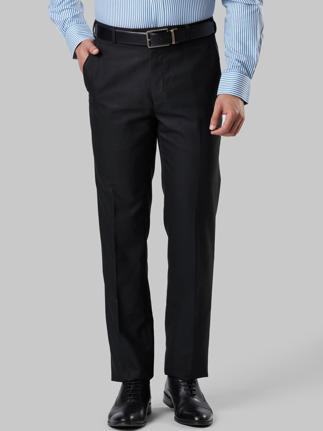 Raymond Men Black Regular Fit Solid Formal Trousers 
Raymond Men Black Regular Fit Solid Formal Trousers