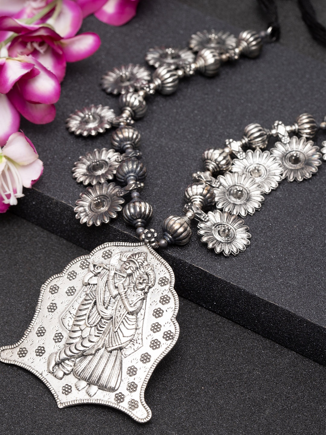 Moedbuille Handcrafted Antique Temple Pendant Design Tribal Oxidised Necklace, Silver
Moedbuille Handcrafted Antique Temple Pendant Design Tribal Oxidised Necklace, Silver