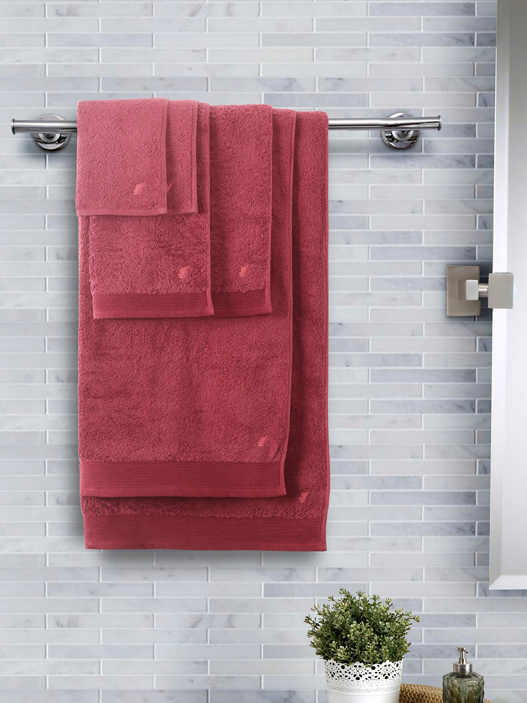 MASPAR Unisex Set Of 6 Red Solid 550 GSM Towels 
MASPAR Unisex Set Of 6 Red Solid 550 GSM Towels